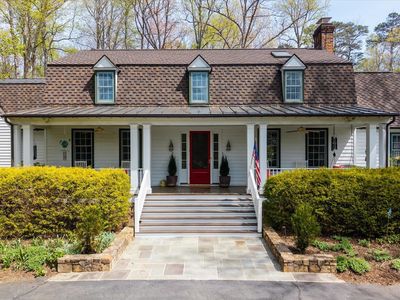 995 Old Garth Rd
