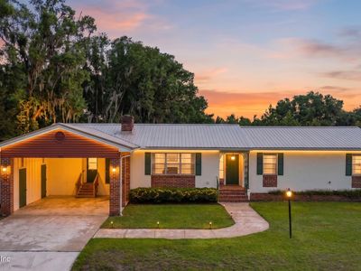 105 W VIVIAN Drive