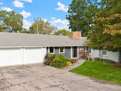 8 Bloomfield Ave