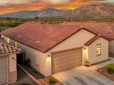 2226 W Desert Topaz Way