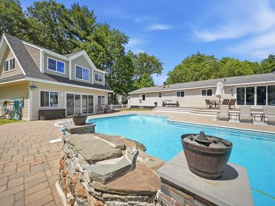 4b Whittier Drive