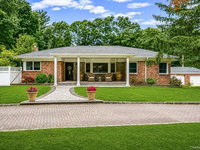 199 Dix Hills Road