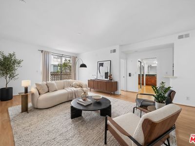 533 S Saint Andrews Pl Unit 203