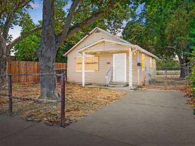 3824 25th Ave