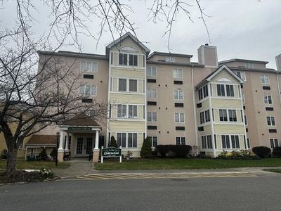 3 Village Cir APT 304