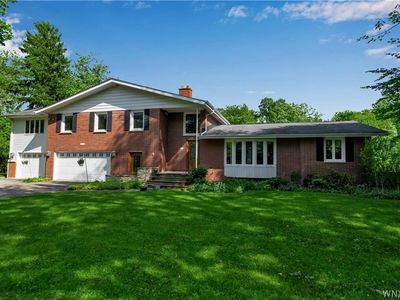 Property at 9325 Hunting Valley Rd N, Clarence, NY