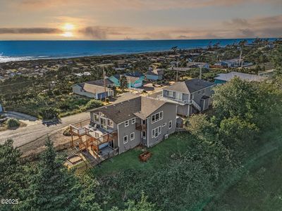 1601 NW Oceanview Dr