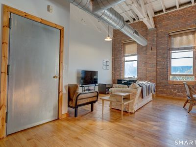 325 Lafayette Street #3302