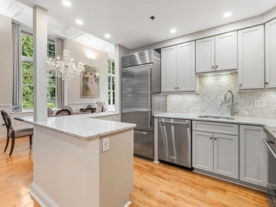 30 Monument Sq APT 207
