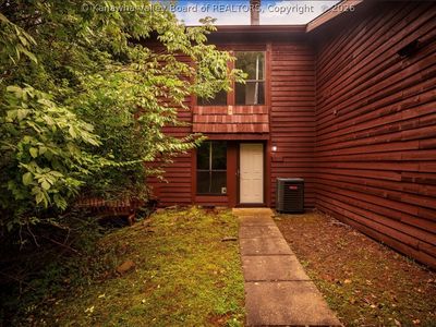 Property at 102 Hunters Ridge Rd, Charleston, WV