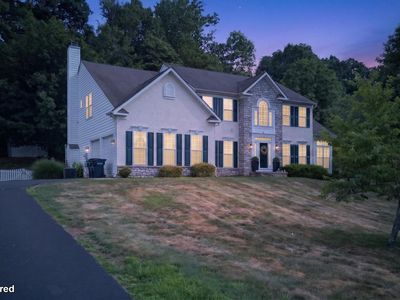 40 Robins Nest Ln