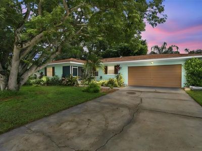 1711 N HIGHLAND AVENUE