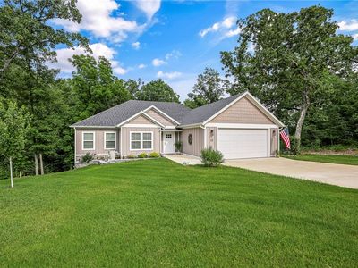 23 Chaucer Dr