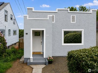 1114 Marguerite Avenue