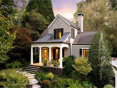 1093 Berkshire Rd NE