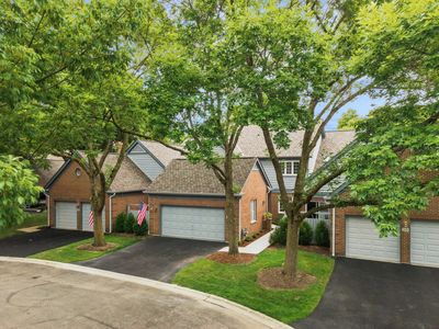 21 Stonehenge Ct