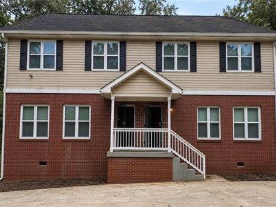 2001 Lois Pl NW