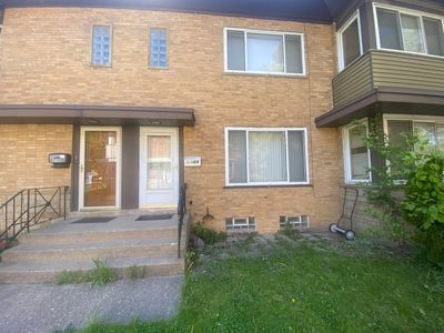 4740 Main St #B