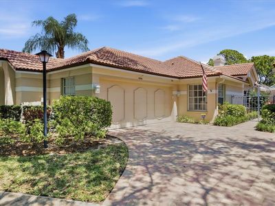 4068 Lyndhurst Ct