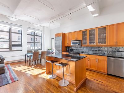 161 W 15th St APT 4E