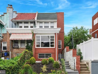 240 S Saint Bernard St