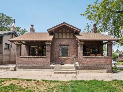 3031 E 10th Ave