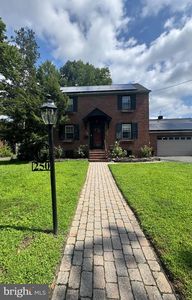 250 Dubois Ave
