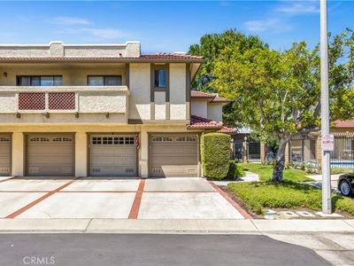25231 Tanoak Ln