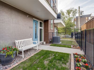 4626 Munger Ave UNIT 202