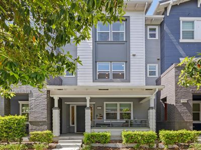 2239 Mora Pl