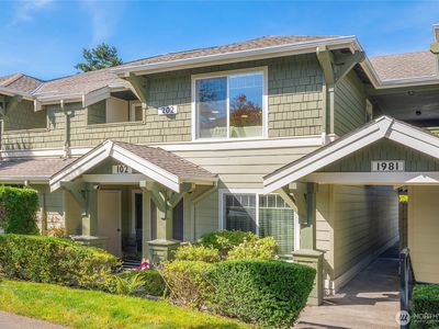 1981 24th Avenue NE #202