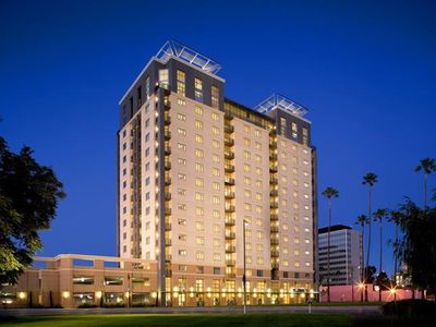 175 W Saint James St Unit 1303