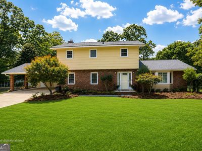 224 Windsor Dr