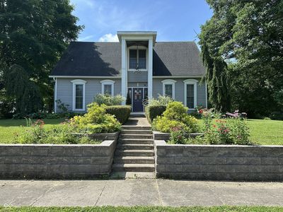 227 W Main St