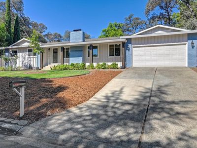 3134 Stanford Ln