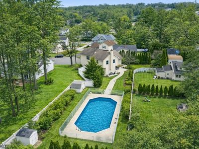 40 Catherine Ct
