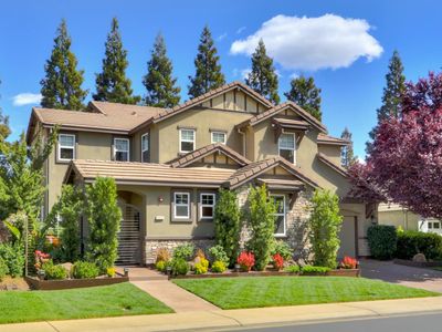 445 Westlake Dr