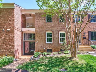 3153 Fairbury Ln