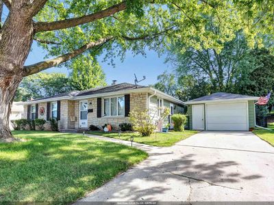 423 Bader St