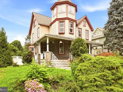 19 W Hinckley Ave