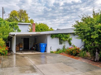 2408 Laura Ln