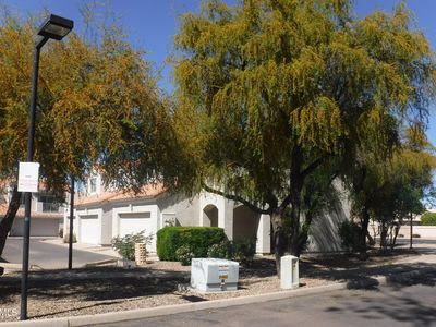 1072 E SUNBURST Lane