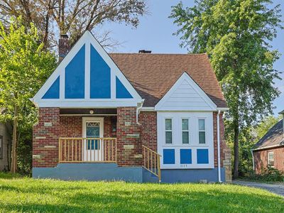 1117 Regent Ave