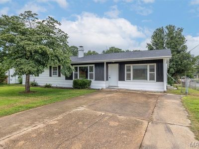 1901 Seifert Dr