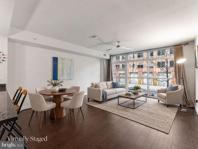 1025 1st St SE APT 202
