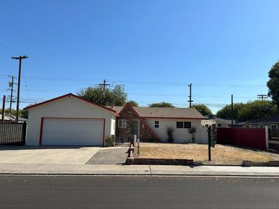1906 W Saratoga Dr