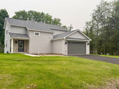 102 Alans Dr S