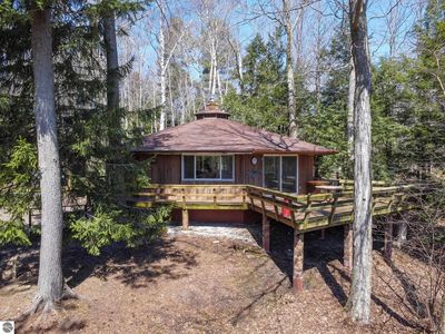 Property at 10829 N Shore Dr, Northport, MI
