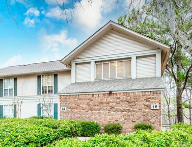 16 Reservoir Heights Dr