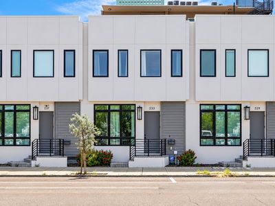 233 8TH STREET N